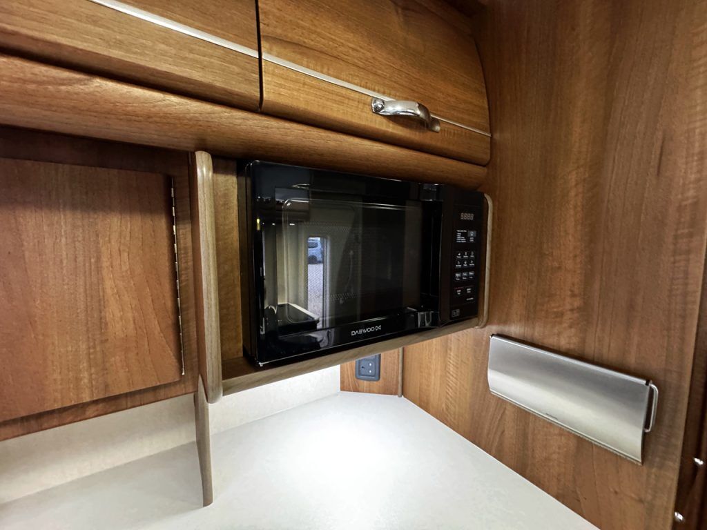 Auto-Sleepers Broadway EK