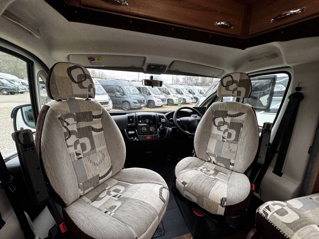 Auto-Sleepers Broadway EK