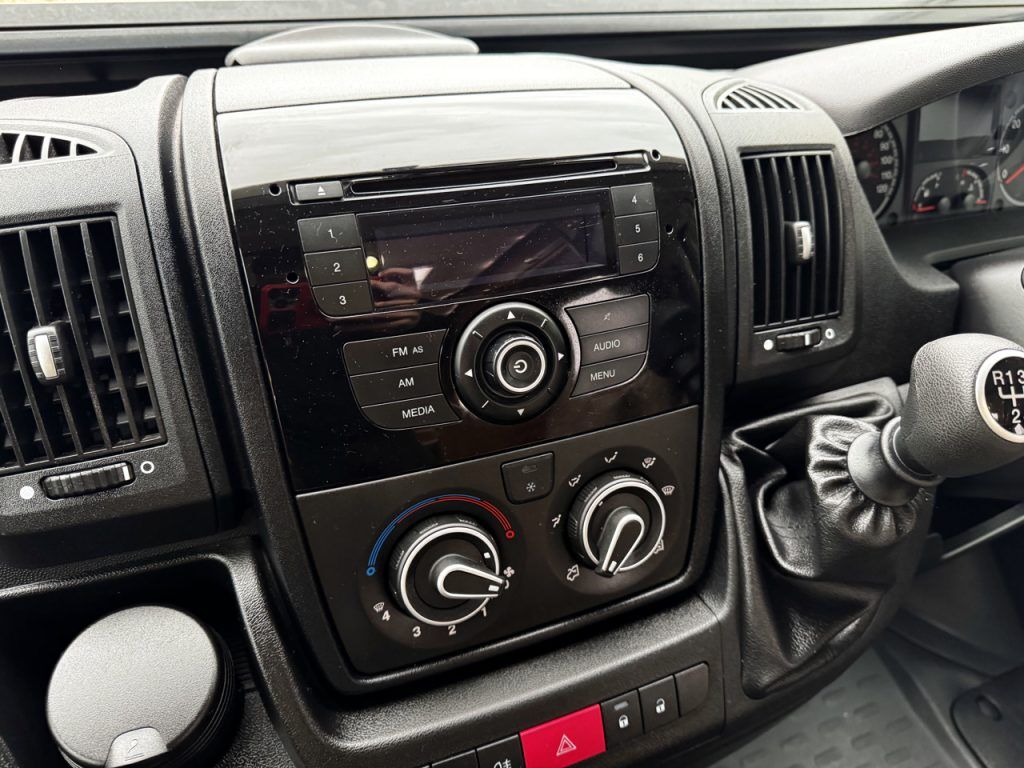 Auto-Sleepers Broadway EK