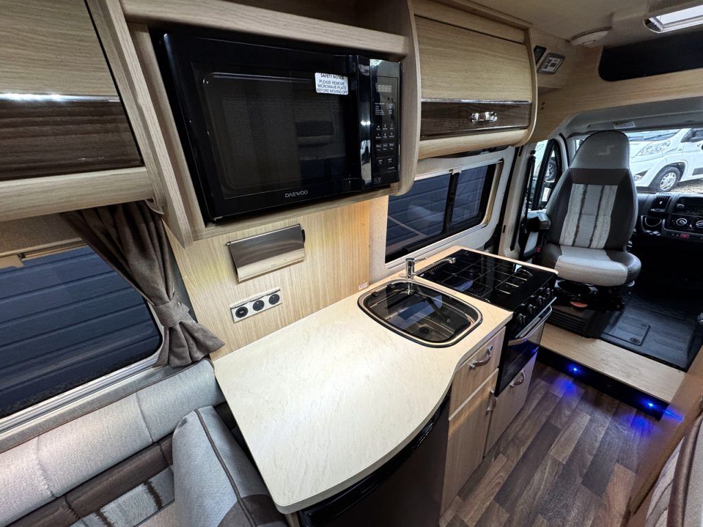 Auto-Sleepers Warwick XL