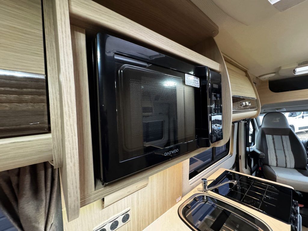 Auto-Sleepers Warwick XL