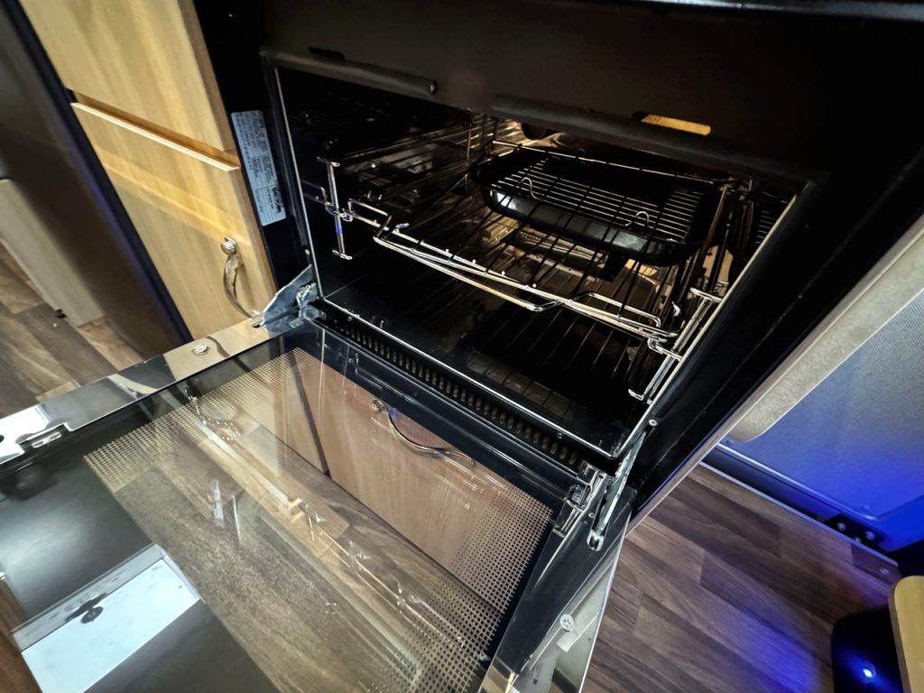 Auto-Sleepers Warwick XL