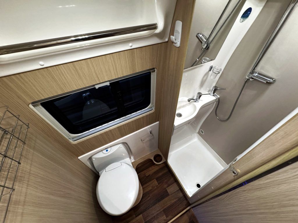 Auto-Sleepers Warwick XL