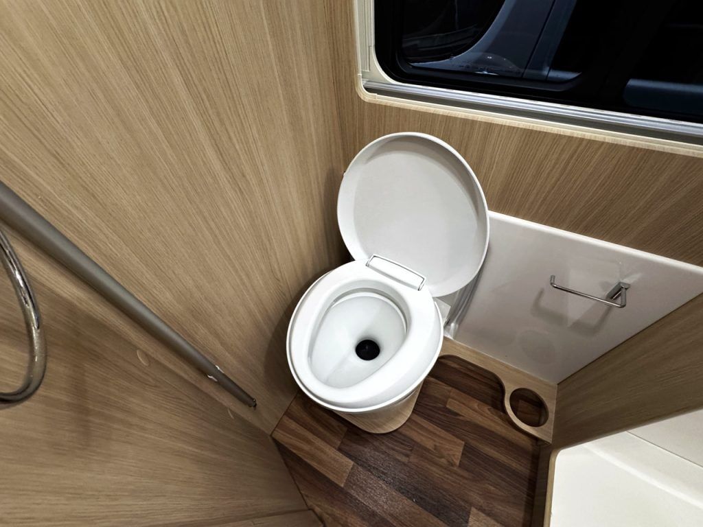 Auto-Sleepers Warwick XL