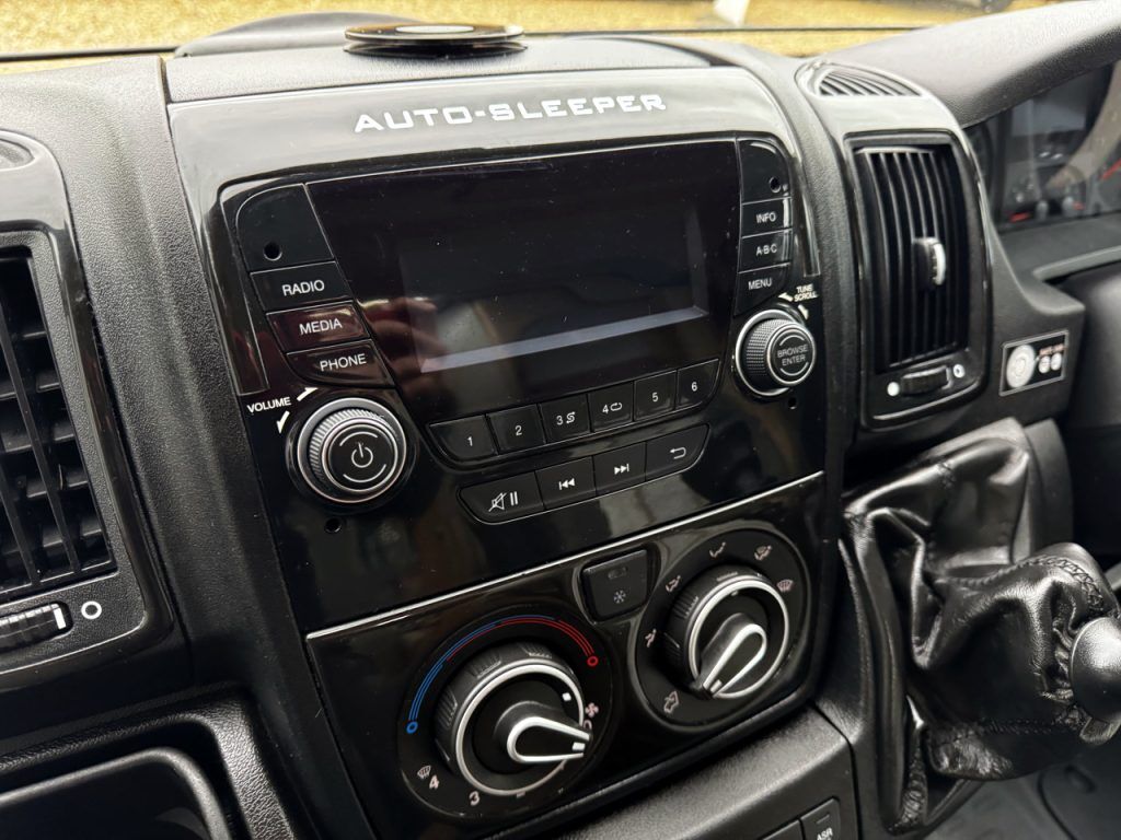 Auto-Sleepers Warwick XL