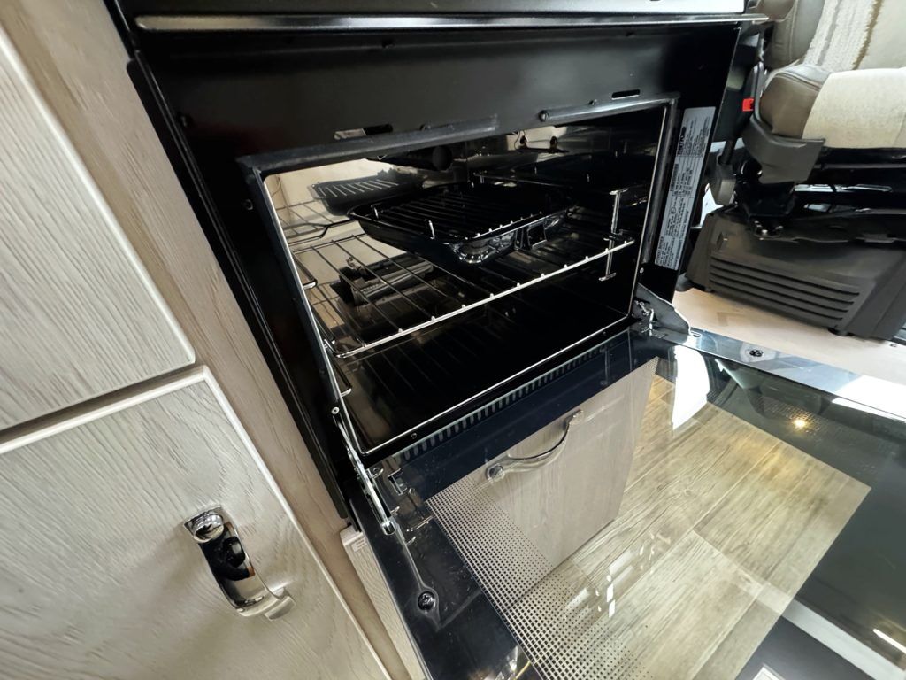 Auto-Sleepers Warwick XL