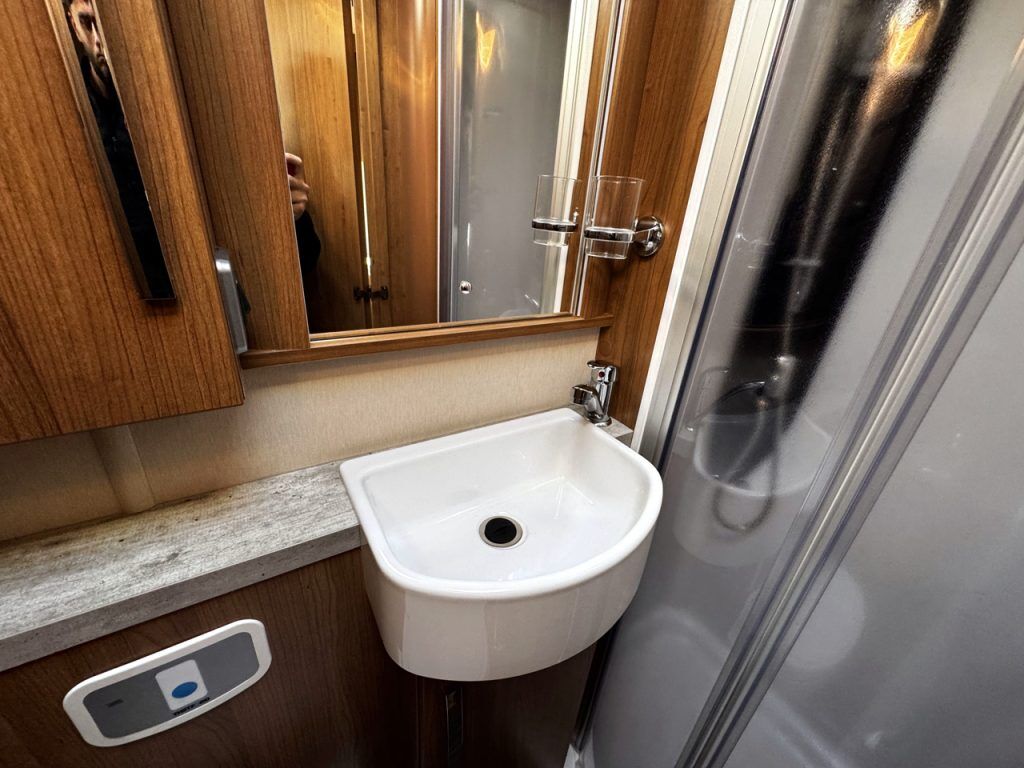 Auto-Trail Tracker EKS