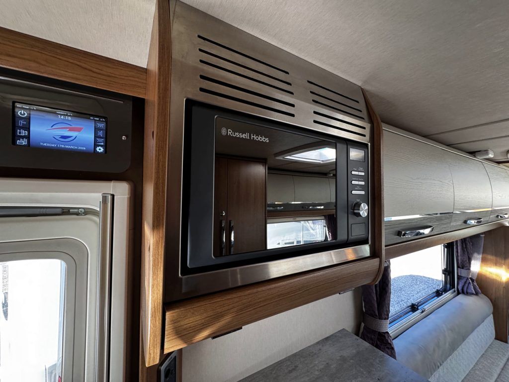 Auto-Trail Tracker EKS