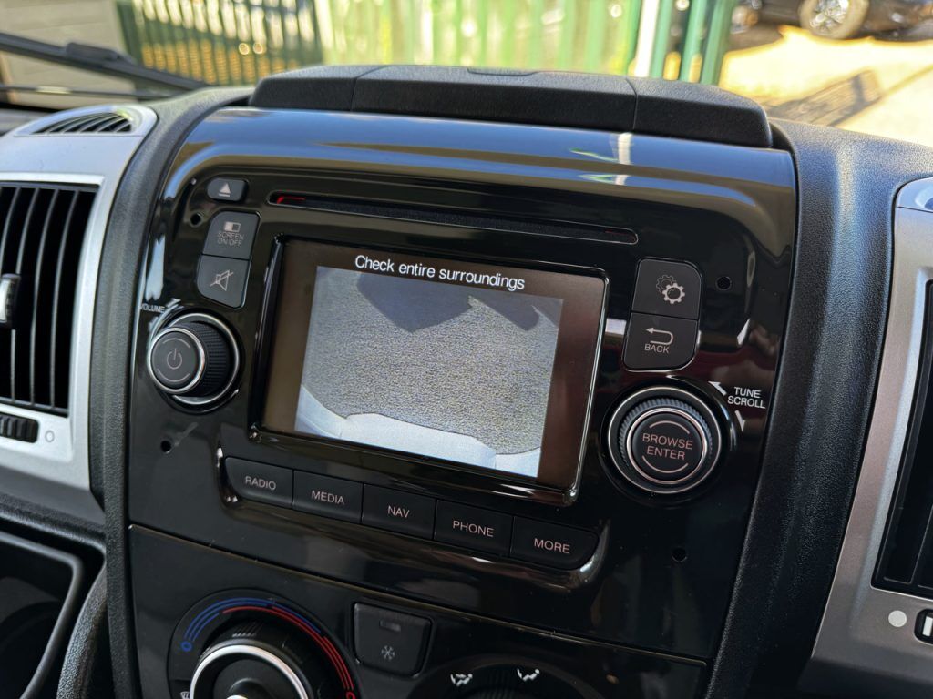 Auto-Trail Tracker EKS