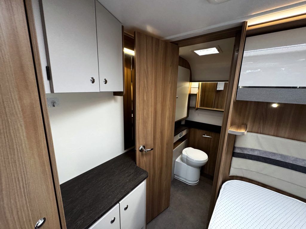 Bailey Autograph 79-2F