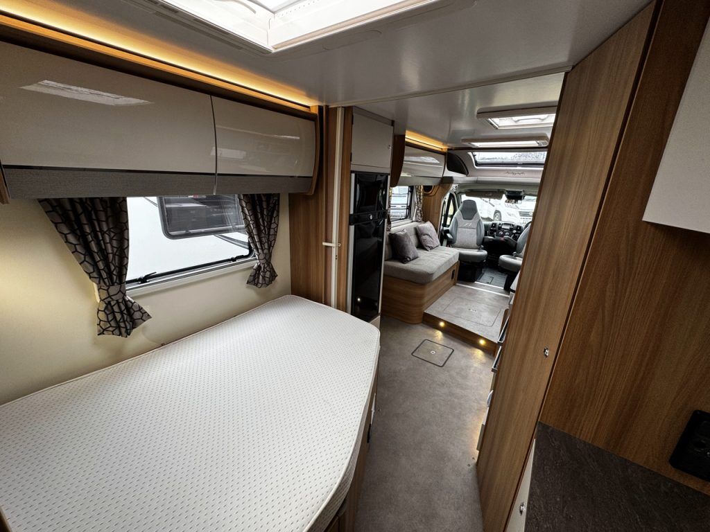 Bailey Autograph 79-2F