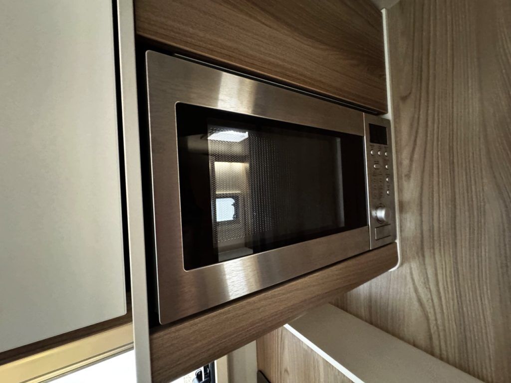 Swift Escape Distinction 614