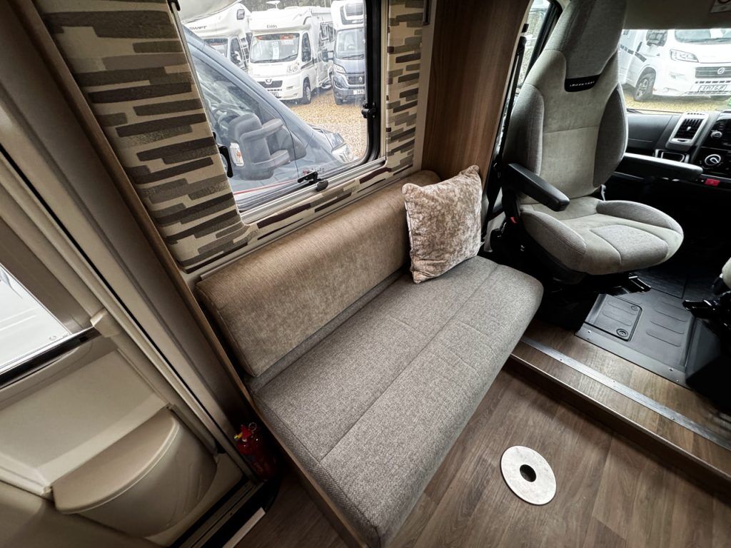 Swift Escape Distinction 614