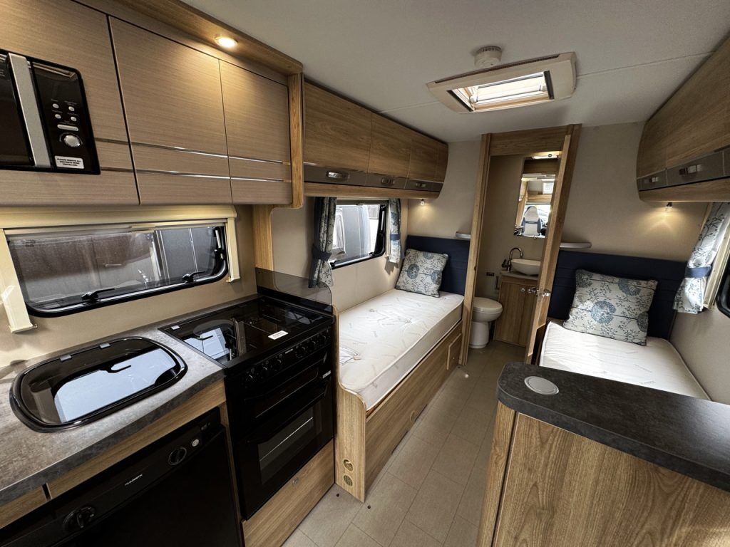 Elddis Chatsworth 185
