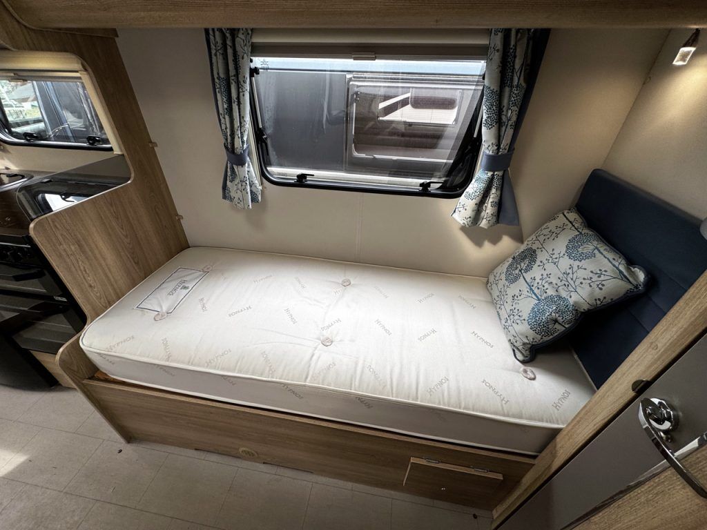 Elddis Chatsworth 185