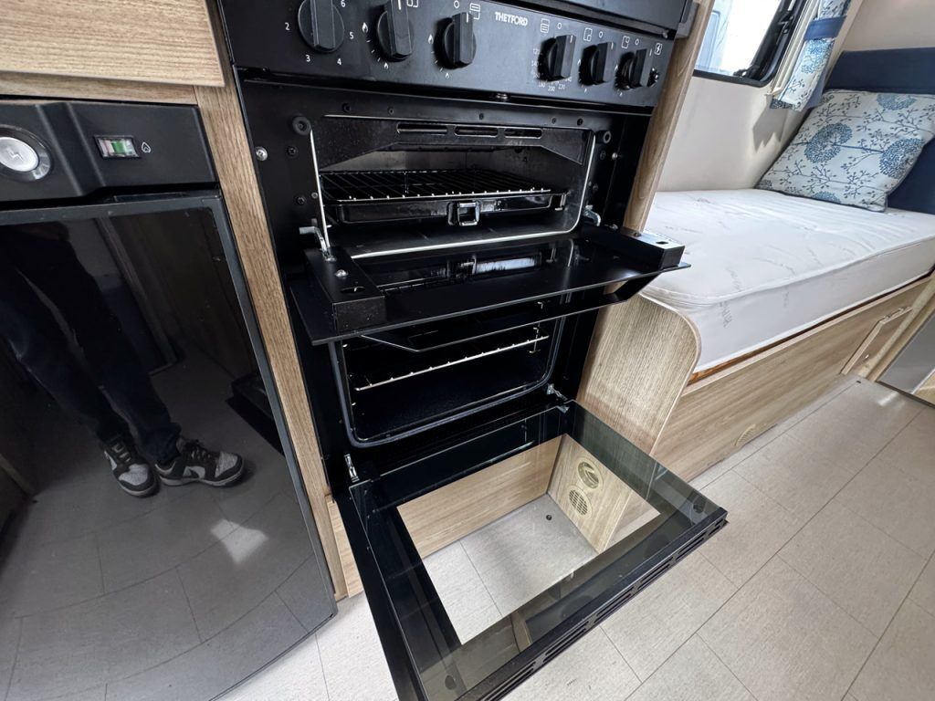 Elddis Chatsworth 185