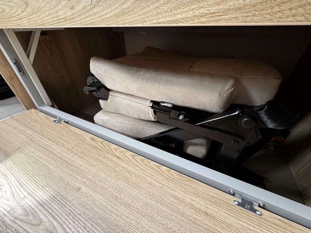 Elddis Chatsworth 185