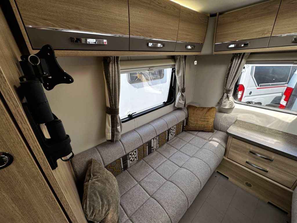 Elddis Evolution 120