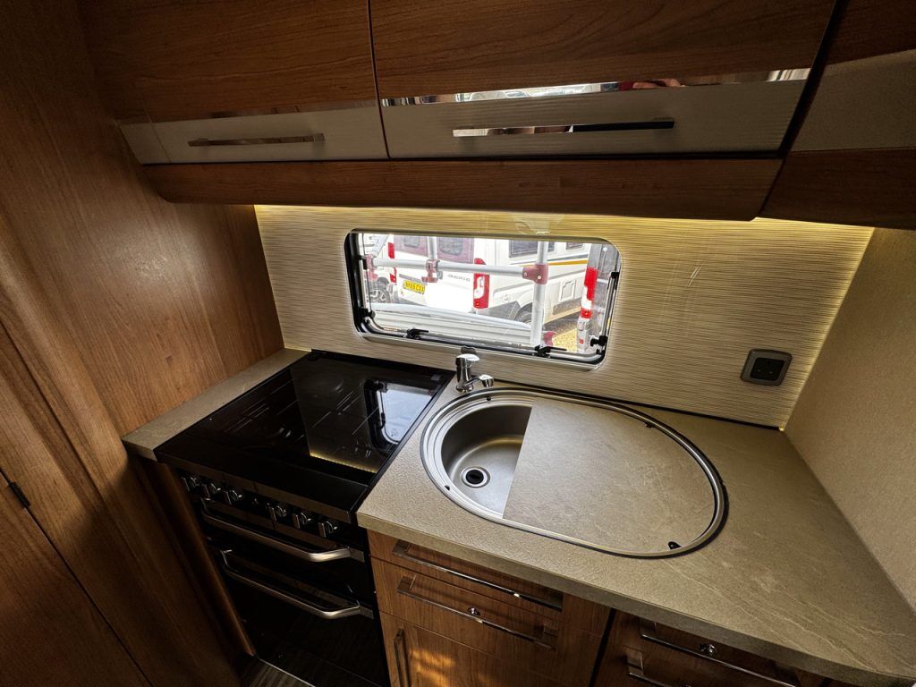 Auto-Trail Tracker EKS