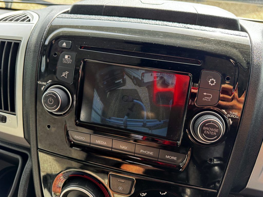 Auto-Trail Tracker EKS