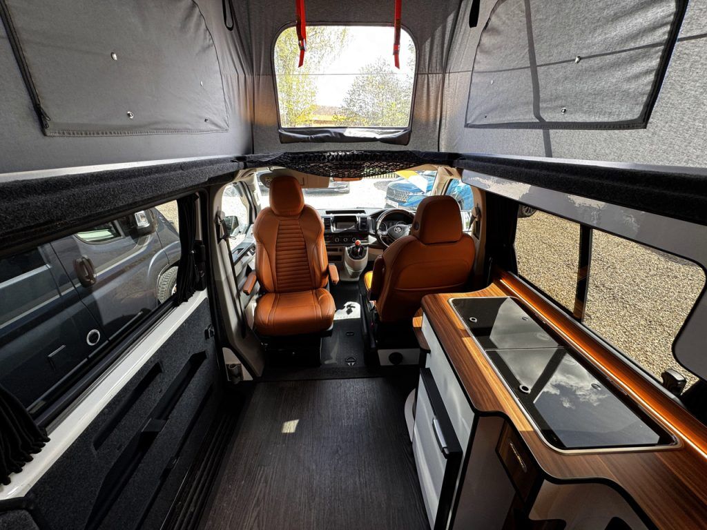 Volkswagen T6.1 Highline LWB Camperking