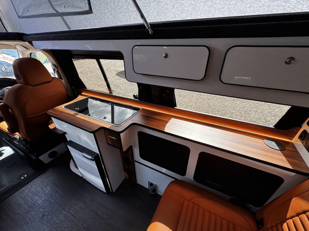 Volkswagen T6.1 Highline LWB Camperking