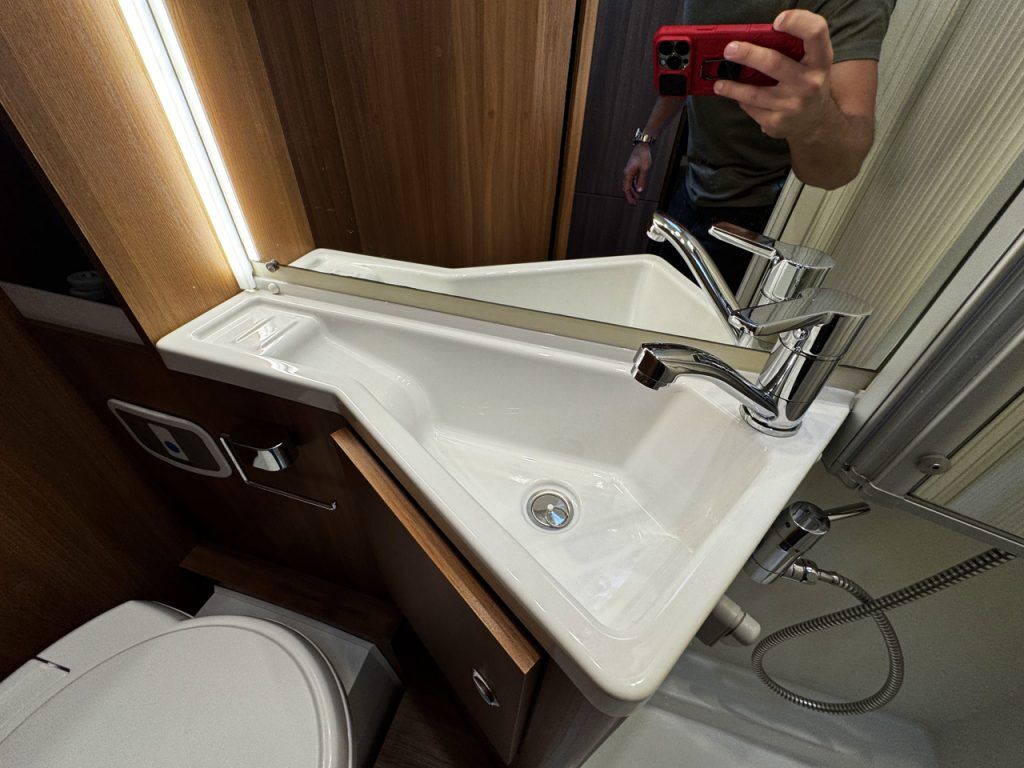 Eura Mobil Activa One 650VB