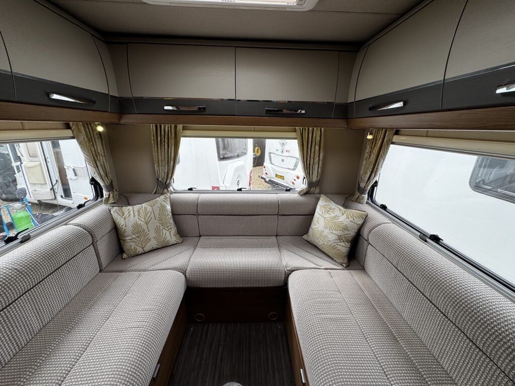 Auto-Trail Apache 700 2017