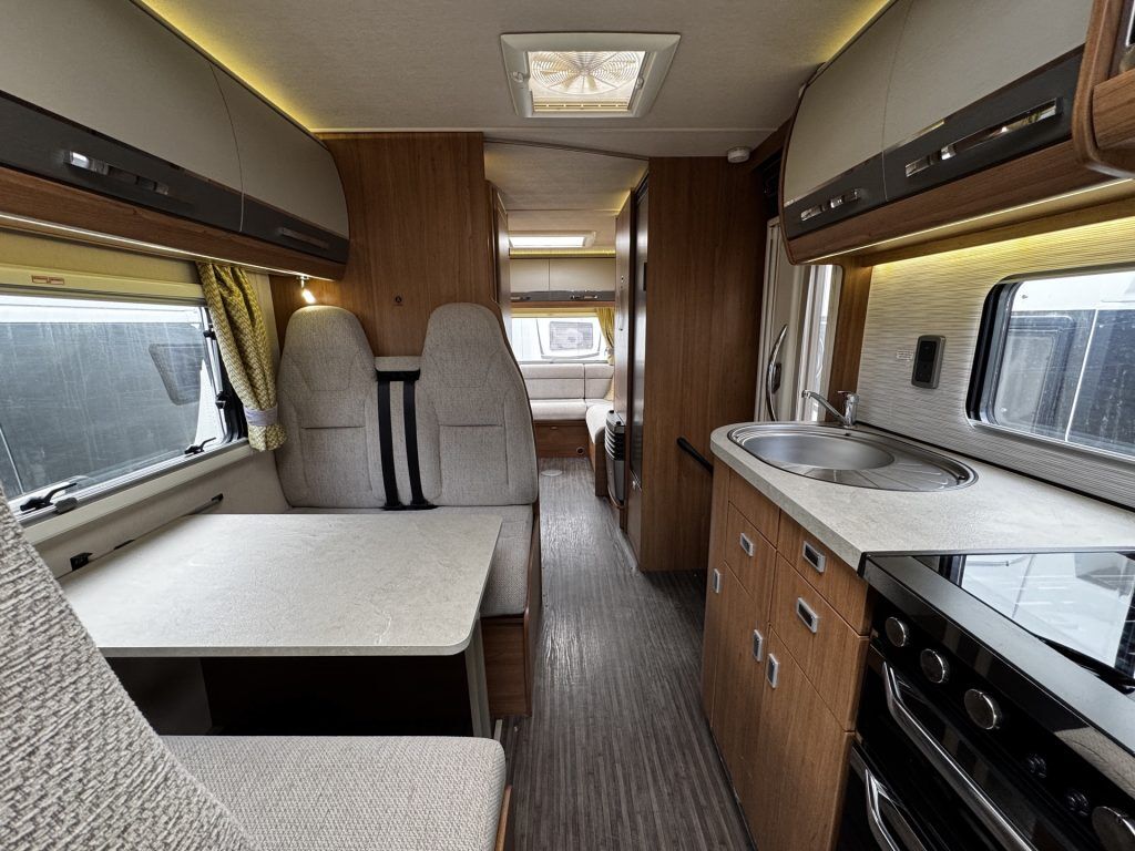 Auto-Trail Apache 700 2018