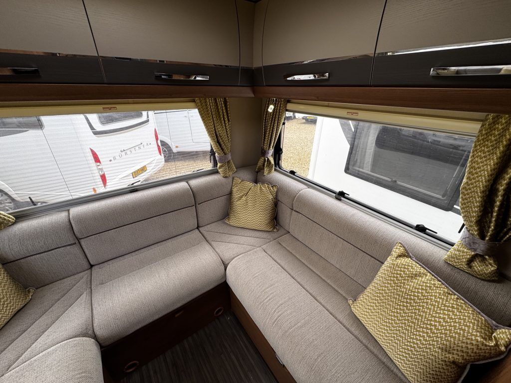 Auto-Trail Apache 700 2018