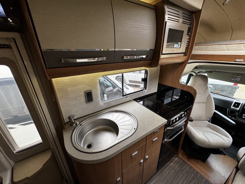 Auto-Trail Apache 700 2018