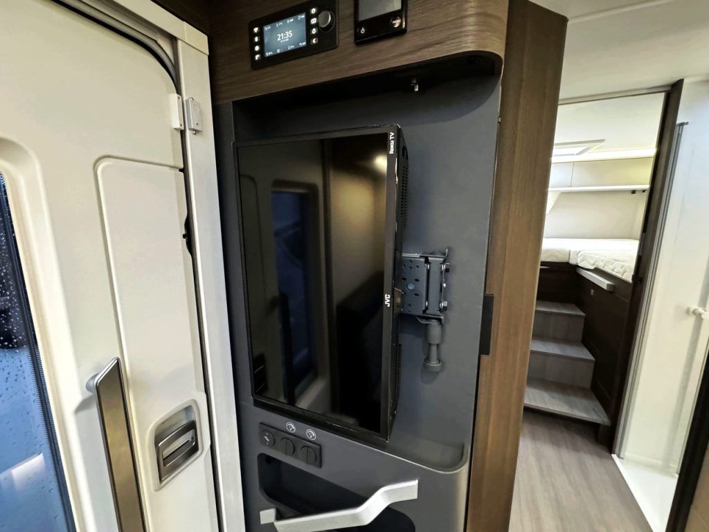 Adria Coral Supreme 670 SL