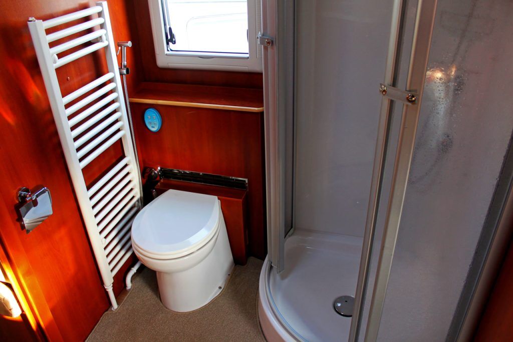 Concorde Liner 1090M - Washroom