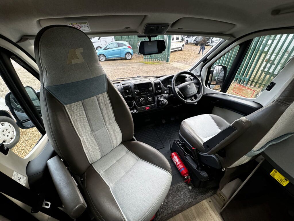 Auto-Sleepers Warwick Duo