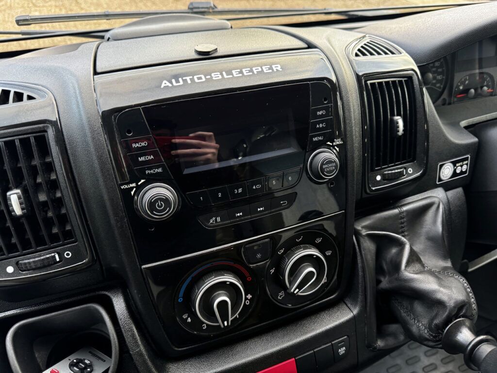 Auto-Sleepers Warwick Duo