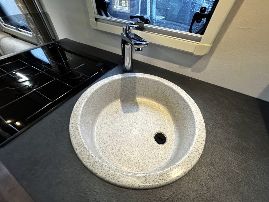 Swift Champagne C404