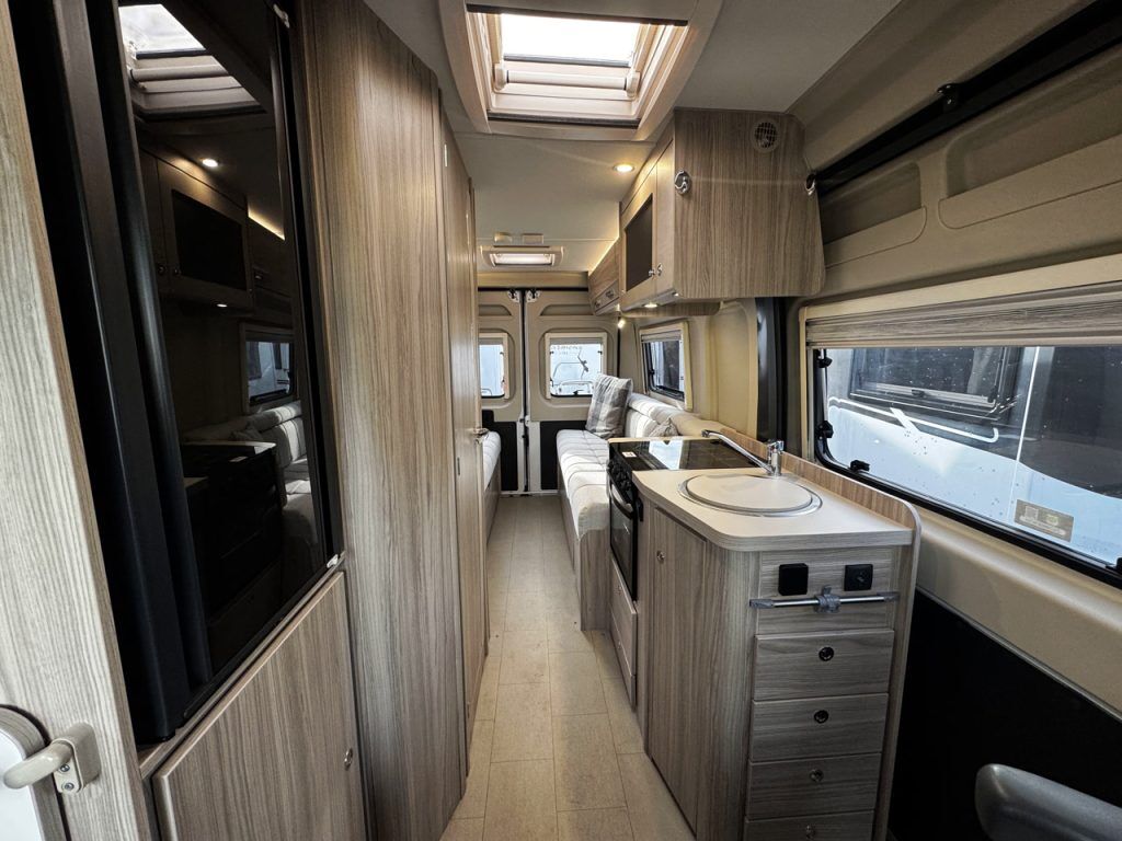 Elddis Autoquest CV20