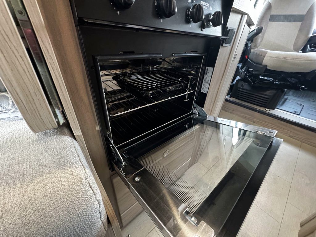 Elddis Autoquest CV20