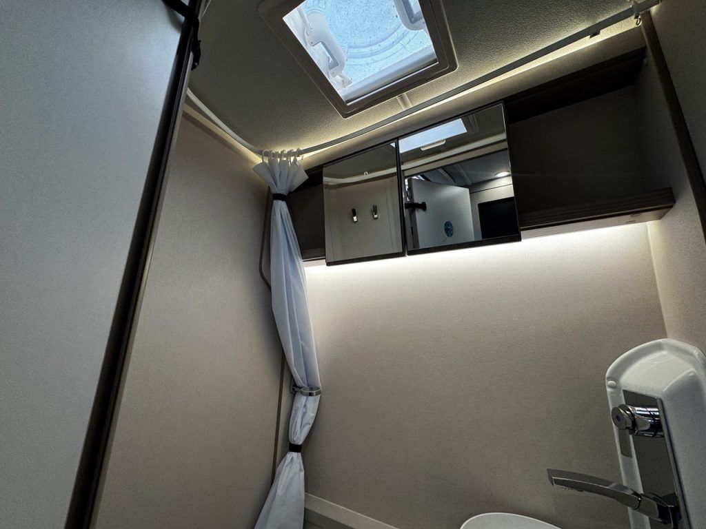 Elddis Autoquest CV20