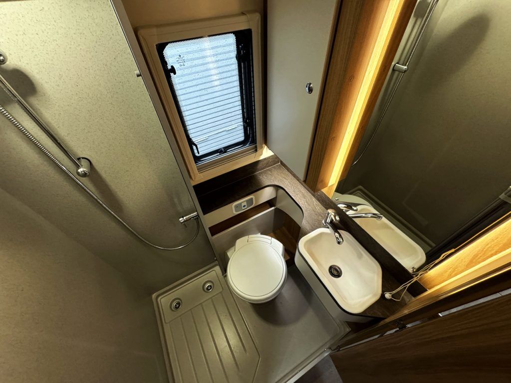 Bailey Autograph 81-6