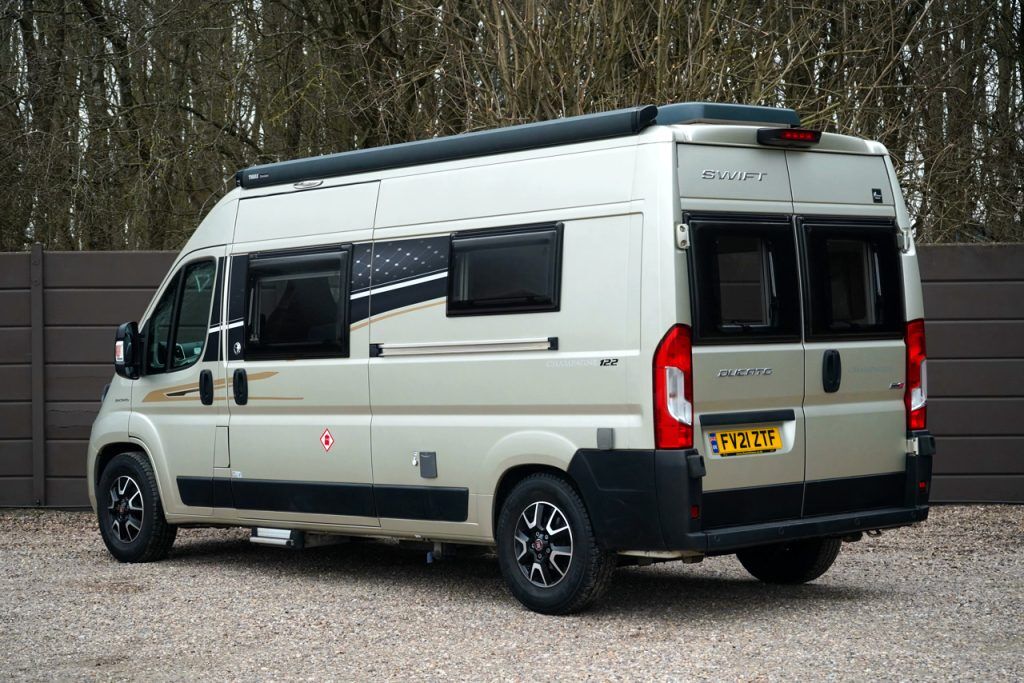 Swift Champagne 122