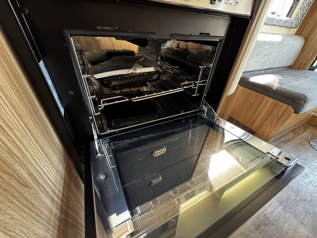 Swift Escape 684