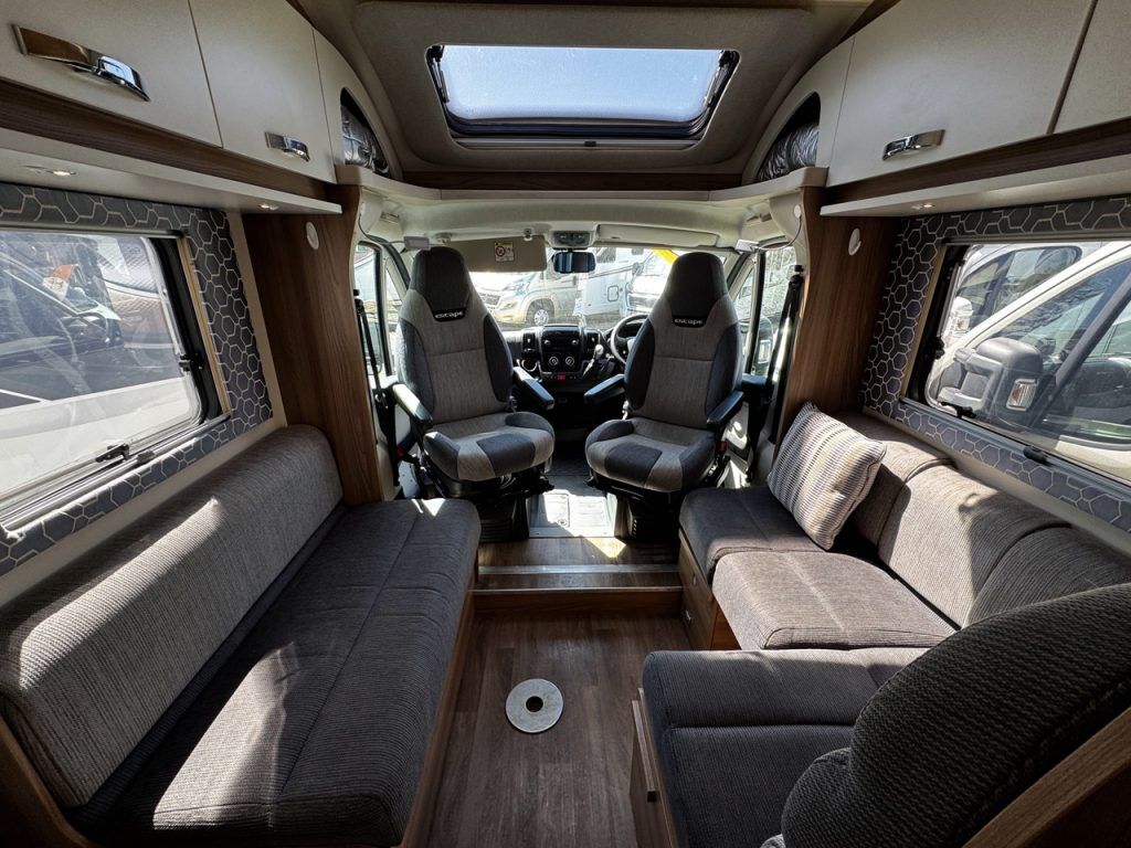 Swift Escape 684