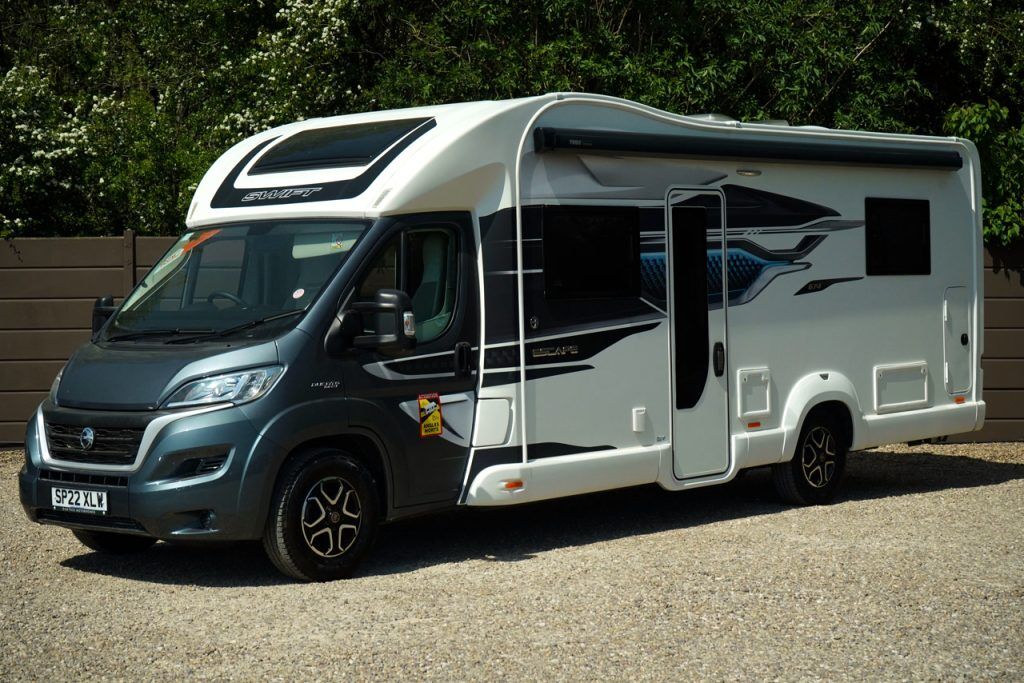 Swift Escape 674