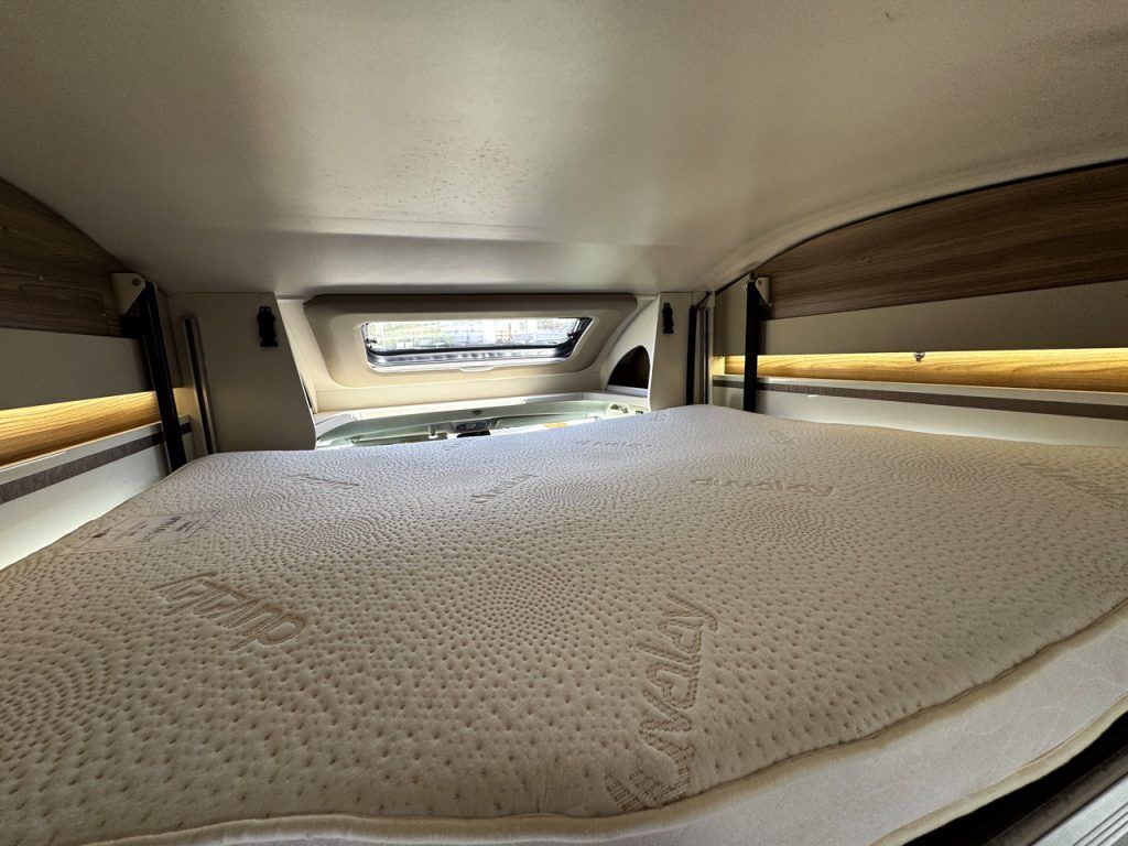 Swift Escape 674