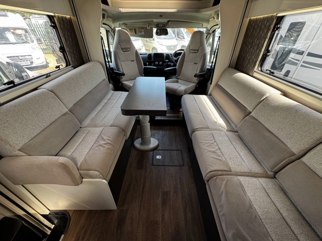 Swift Escape 674