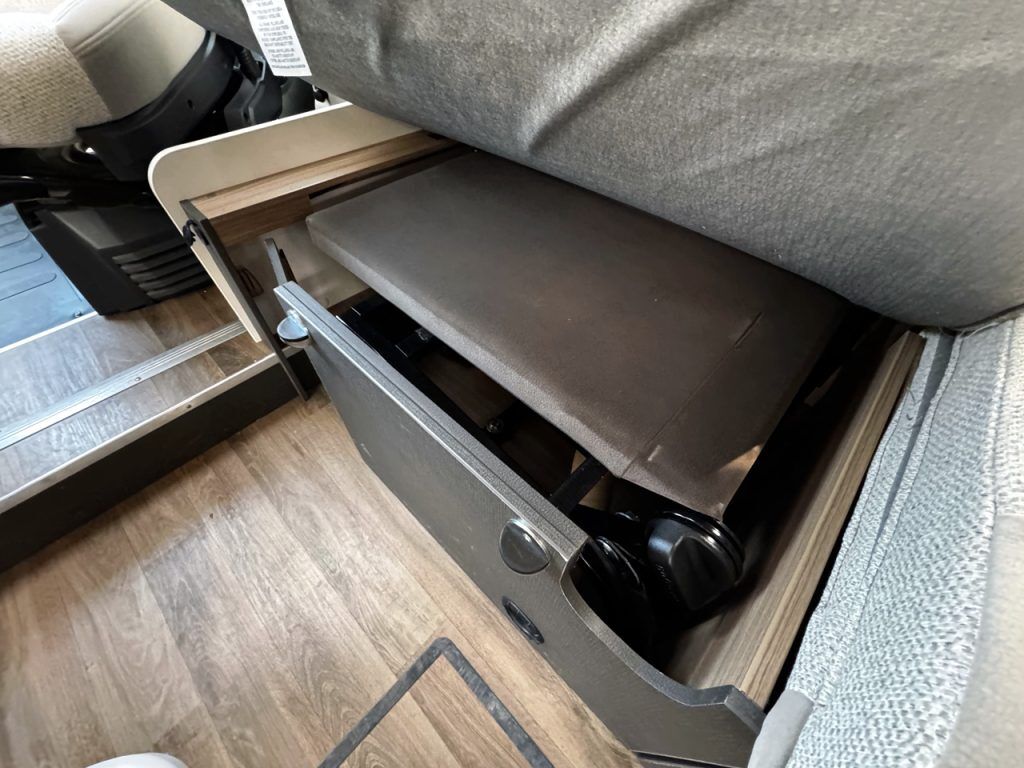 Swift Escape 674