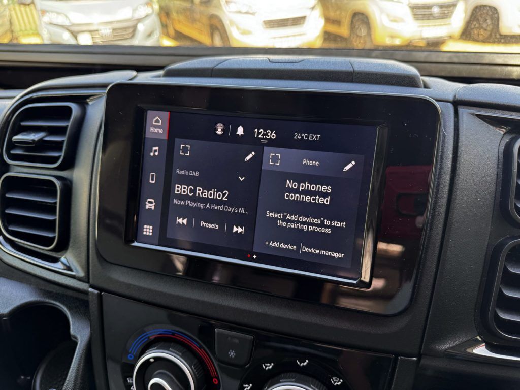 Swift Escape 674