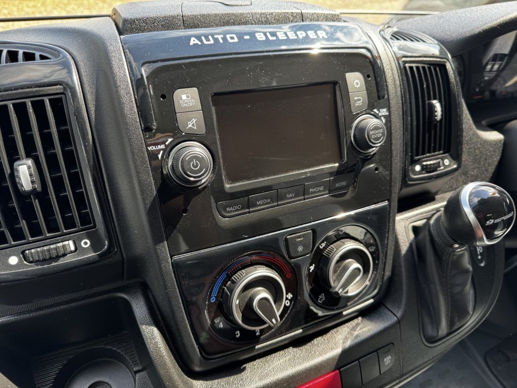 Auto-Sleepers Warwick XL 2021