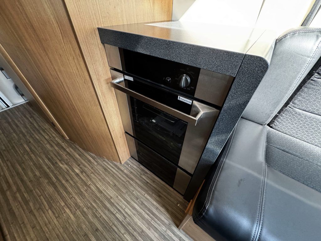 Auto-Trail V-Line 600